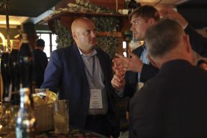 HI-040625-P4-P5-H-44